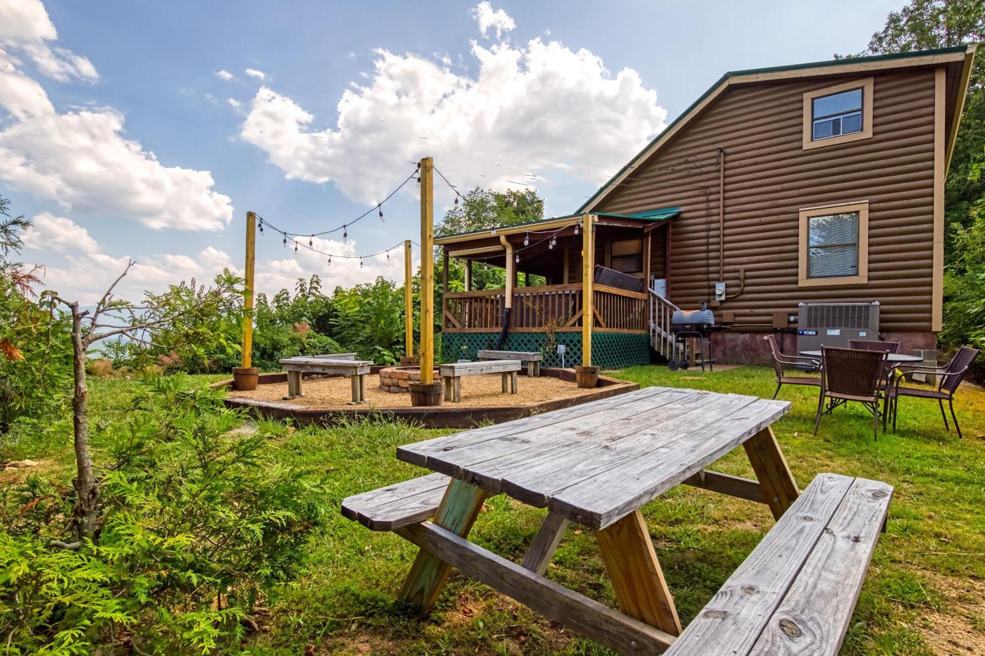 Breathtaking View, Hot Tub, 1089 Of Free Attraction Tickets For Each Paid Day, Dollywood And More! Sevierville Exteriör bild